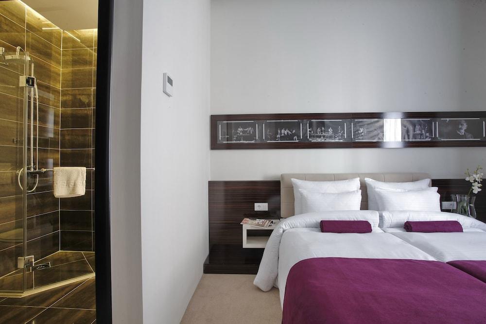 Hotel Theater Belgrade Garni Exterior photo