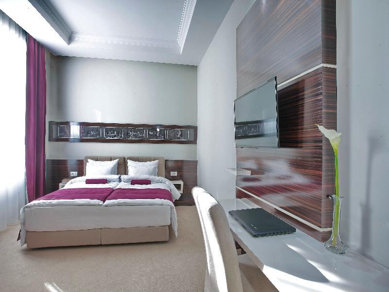 Hotel Theater Belgrade Garni Exterior photo